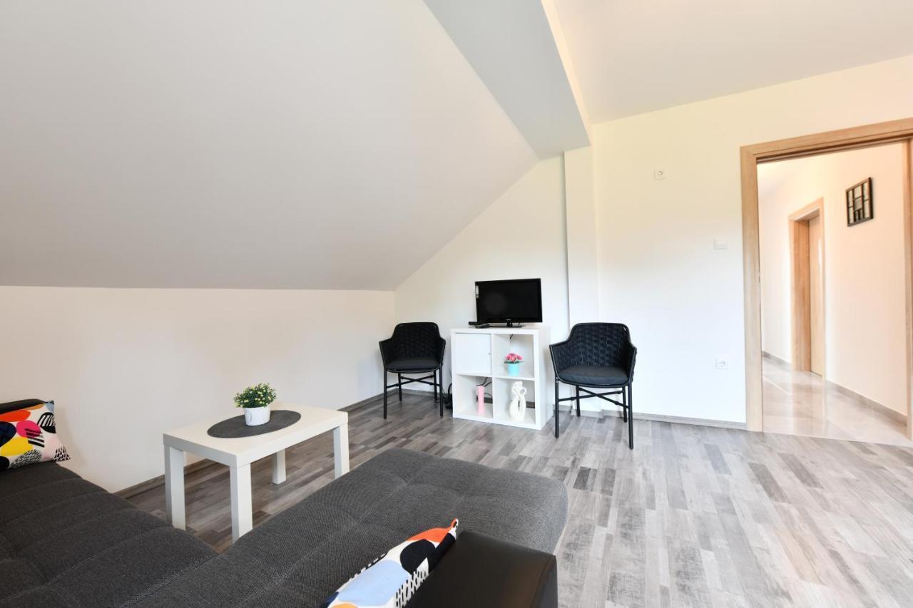 Apartman Mate Раковица Екстер'єр фото